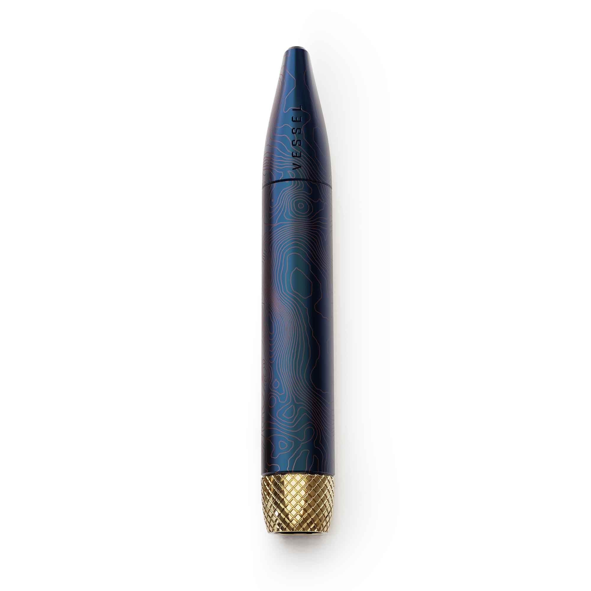 Pen Vessel in blu con accenti dorati